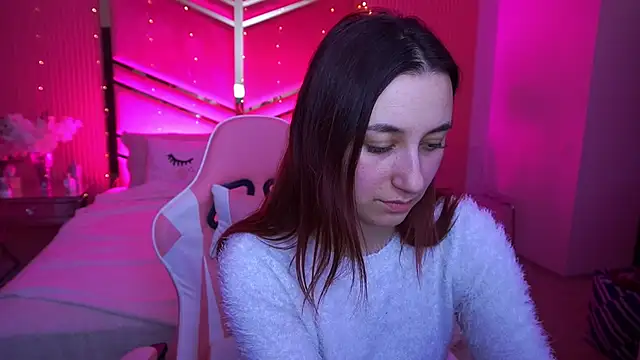 RoxieRay online show from February 6, 3:19 pm