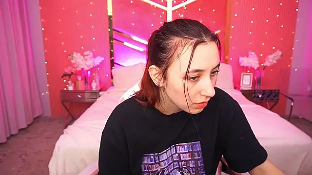 RoxieRay online show from February 11, 3:45 pm