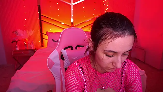 RoxieRay online show from February 8, 8:56 am