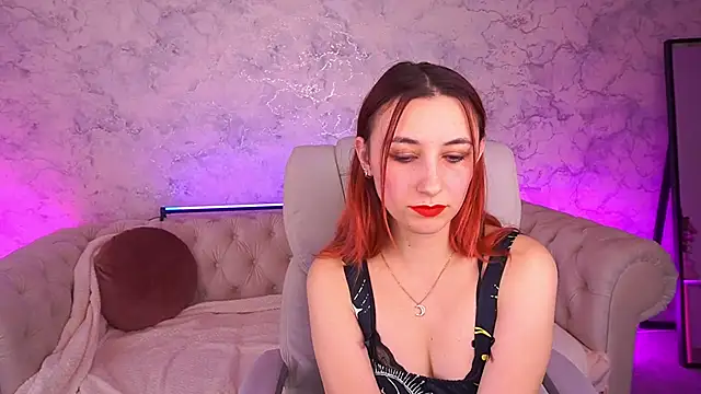 RoxieRay online show from December 19, 3:58 pm