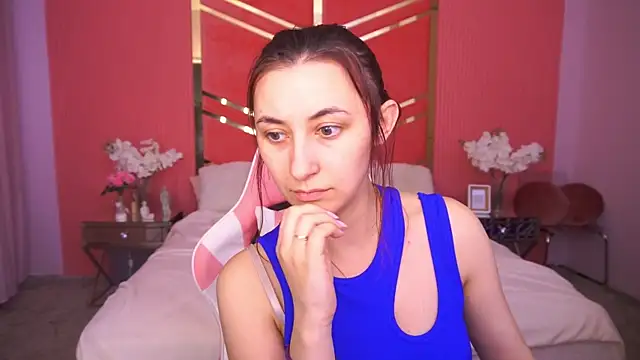 RoxieRay online show from April 8, 1:34 pm