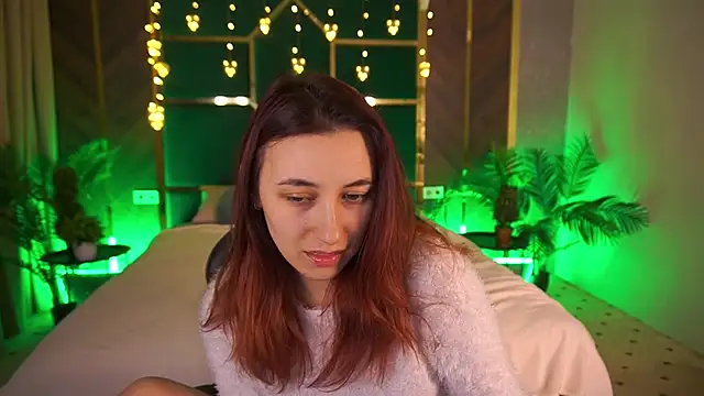 RoxieRay online show from March 18, 1:46 pm