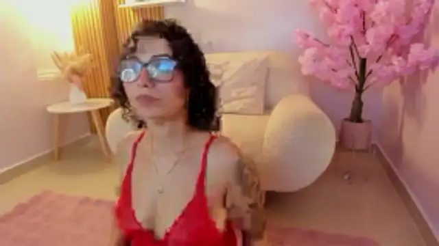 sarah sluty online show from February 7, 2:30 am