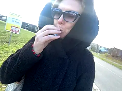 Snapshot of JenyJansy chatting on November 27, 11:43 am JenyJansy online show from November 27, 11:43 am