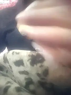 Snapshot of Juliekhan_98 chatting on January 11, 9:05 am Juliekhan 98 online show from January 11, 9:05 am