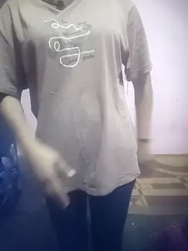 Snapshot of Juliekhan_98 chatting on December 4, 8:24 am Juliekhan 98 online show from December 4, 8:24 am