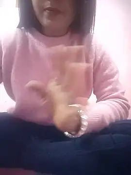 Snapshot of Juliekhan_98 chatting on January 10, 5:30 pm Juliekhan 98 online show from January 10, 5:30 pm