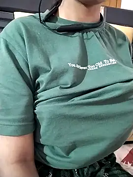 RASHMI SHARMA9 online show from April 11, 5:48 am