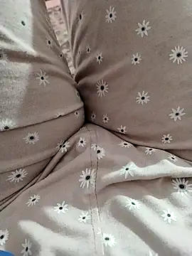 RASHMI SHARMA9 online show from March 9, 2:31 pm