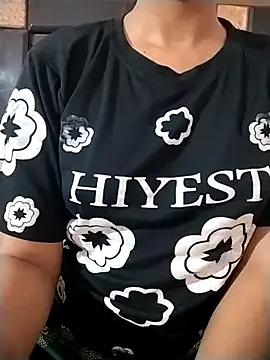 RASHMI SHARMA9 online show from April 18, 5:37 pm