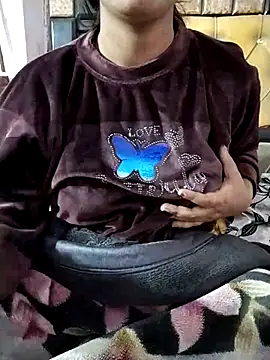 RASHMI SHARMA9 online show from February 3, 5:51 pm