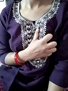 RASHMI SHARMA9 online show from April 7, 5:20 am