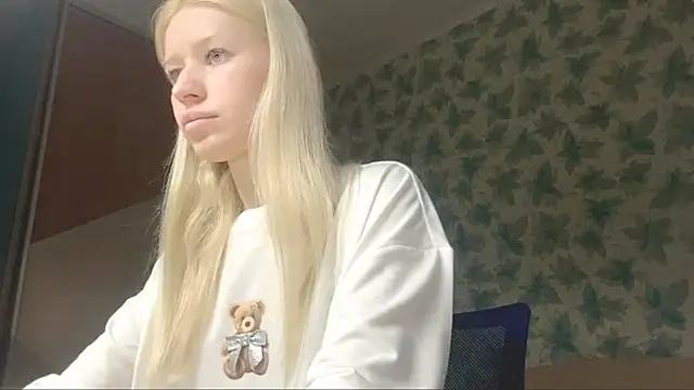 Barbie Blondie online show from December 14, 7:08 pm