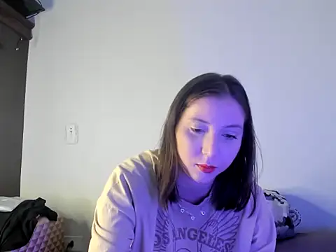 Brunetthe online show from December 4, 1:37 am