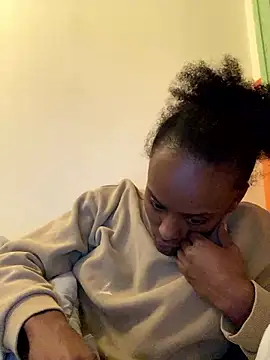    Hannah    online show from January 9, 2:51 am