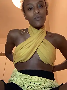    Hannah    online show from December 2, 10:28 am