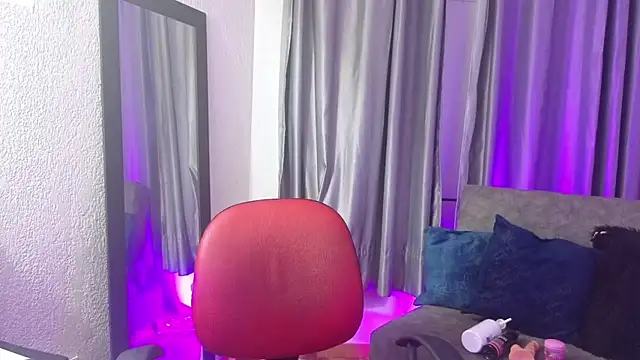 TiinaJonus  online show from April 1, 1:51 am