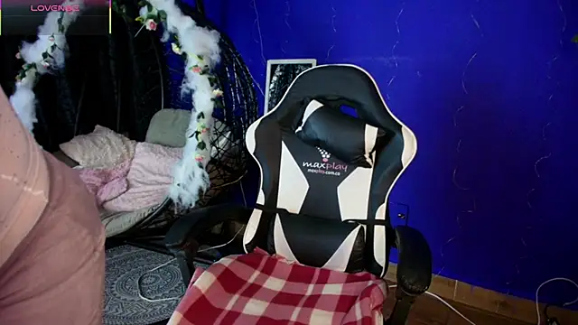 Anto Thompson online show from December 18, 3:55 am