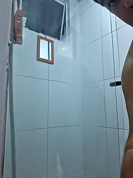 Snapshot of Leoon98 chatting on February 16, 1:54 pm Leoon98 online show from February 16, 1:54 pm