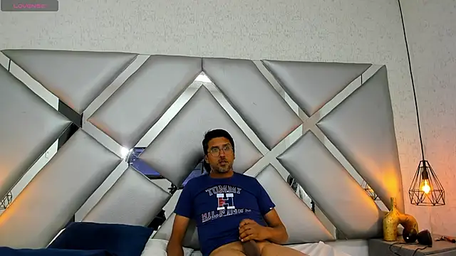 Snapshot of DANIDICK_VC chatting on November 26, 12:27 pm DANIDICK VC online show from November 26, 12:27 pm