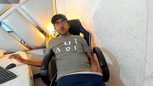 Snapshot of DANIDICK_VC chatting on November 28, 12:27 pm DANIDICK VC online show from November 28, 12:27 pm