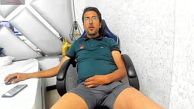 Snapshot of DANIDICK_VC chatting on December 1, 12:17 pm DANIDICK VC online show from December 1, 12:17 pm