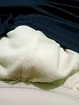 Snapshot of ilyblys chatting on December 1, 6:31 pm ilyblys online show from December 1, 6:31 pm