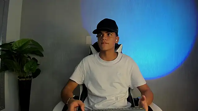 Isaac Collins  online show from December 2, 8:10 pm