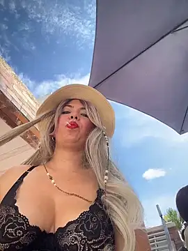 Snapshot of IsaSantoDomingo chatting on December 4, 2:27 pm IsaSantoDomingo online show from December 4, 2:27 pm