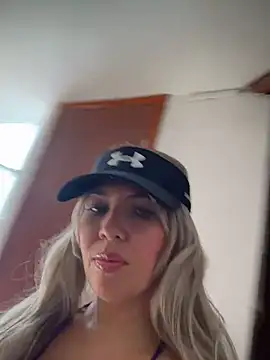 IsaSantoDomingo online show from November 27, 2:17 pm