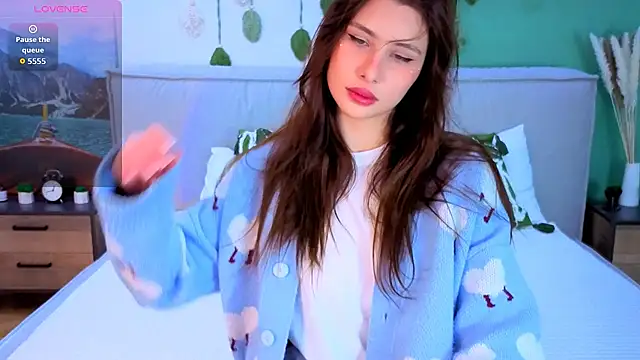 Danielle Eddwards online show from February 19, 2:47 pm