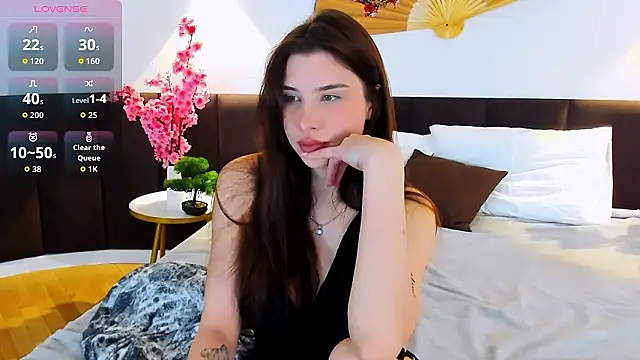 Danielle Eddwards online show from March 1, 5:40 am