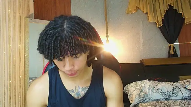 Snapshot of kim_curlyy chatting on July 1, 1:00 pm kim curlyy online show from July 1, 1:00 pm