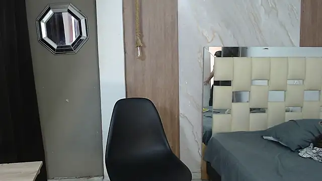 Snapshot of kim_curlyy chatting on March 2, 2:24 pm kim curlyy online show from March 2, 2:24 pm