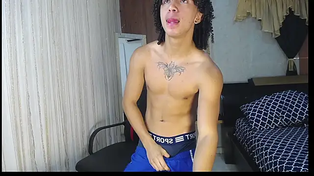 Snapshot of kim_curlyy chatting on February 17, 1:08 pm kim curlyy online show from February 17, 1:08 pm