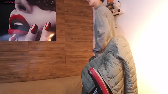 Snapshot of Michaelkoiv chatting on January 16, 12:31 pm Michaelkoiv online show from January 16, 12:31 pm