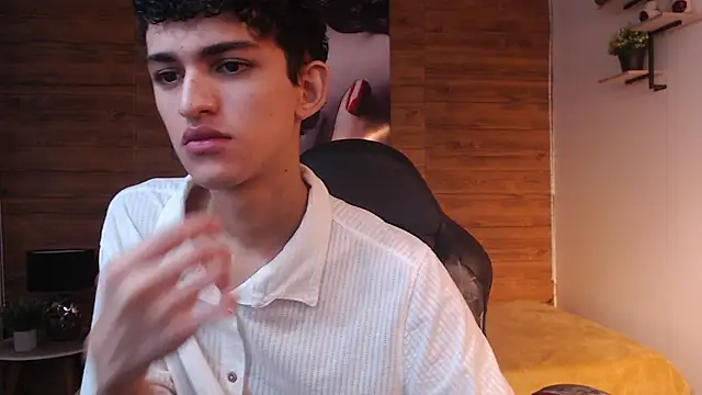 Snapshot of Michaelkoiv chatting on January 13, 12:31 pm Michaelkoiv online show from January 13, 12:31 pm