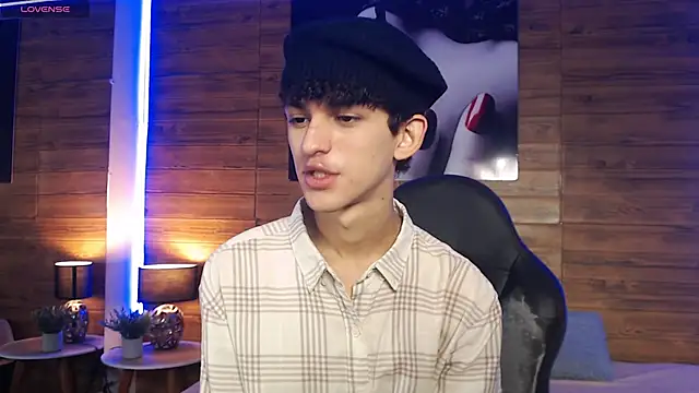 Snapshot of Michaelkoiv chatting on February 28, 11:32 am Michaelkoiv online show from February 28, 11:32 am