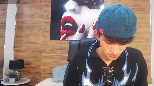 Snapshot of Michaelkoiv chatting on February 21, 11:45 am Michaelkoiv online show from February 21, 11:45 am