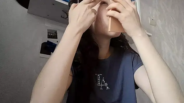 MollyTiger online show from November 30, 3:07 am