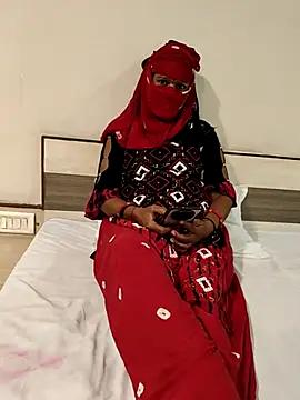 radhadesi online show from December 4, 1:10 pm