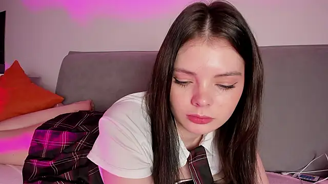 KessyLayssa online show from March 5, 4:25 pm