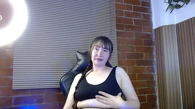 tiffanyrose03 online show from November 28, 1:44 pm