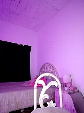 Snapshot of Im_Kloe chatting on February 13, 9:48 pm Im Kloe online show from February 13, 9:48 pm