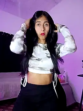 Im Kloe online show from March 8, 8:56 pm