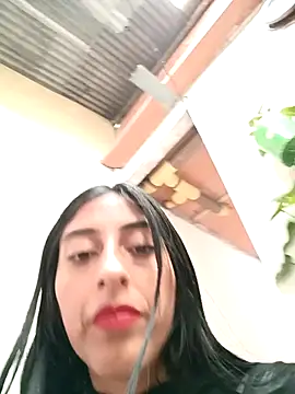 Im Kloe online show from December 16, 8:24 pm