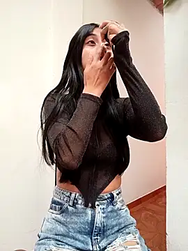 Im Kloe online show from December 19, 7:05 pm