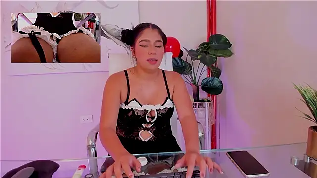 luna cute   online show from February 19, 2:36 pm