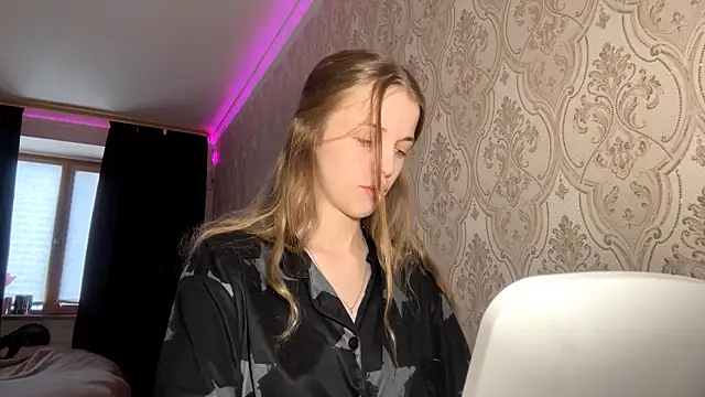 AshlyPalas online show from November 28, 5:18 am