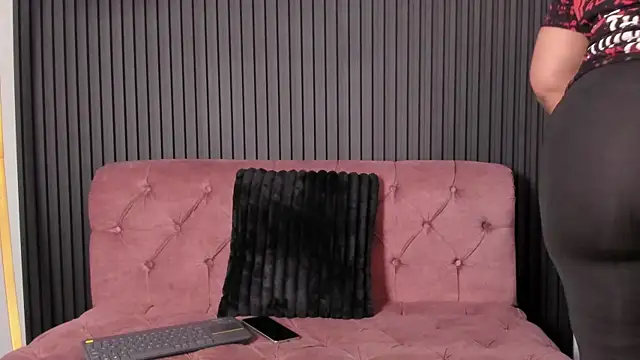 Snapshot of KarolWest_ chatting on January 9, 12:34 pm KarolWest online show from January 9, 12:34 pm